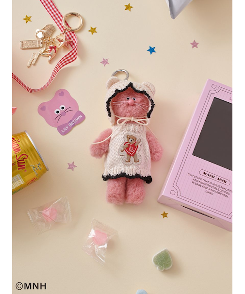 LILY BROWN | MNHキーリング