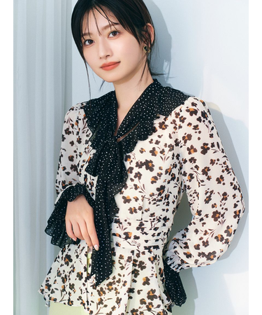 バイカラーフラワープリントボウタイブラウス