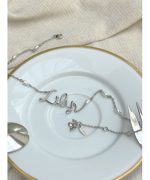 Lilyモチーフネックレス