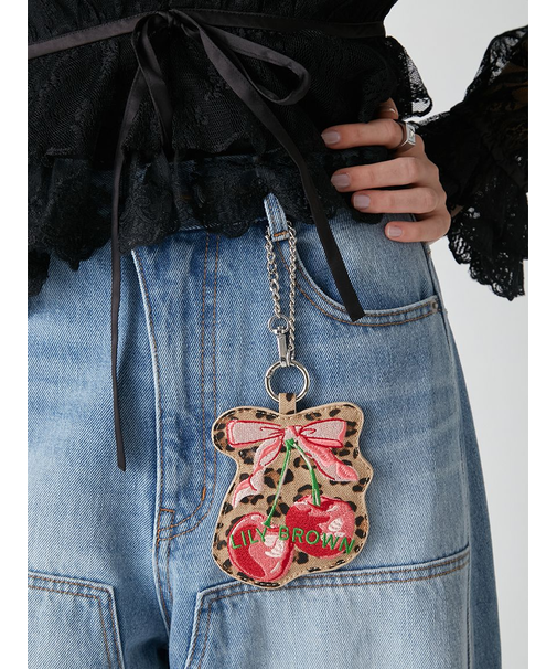 エンブロイダリーミラーチャーム