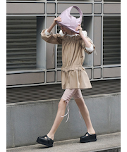 デコルテフリルミニロンパース