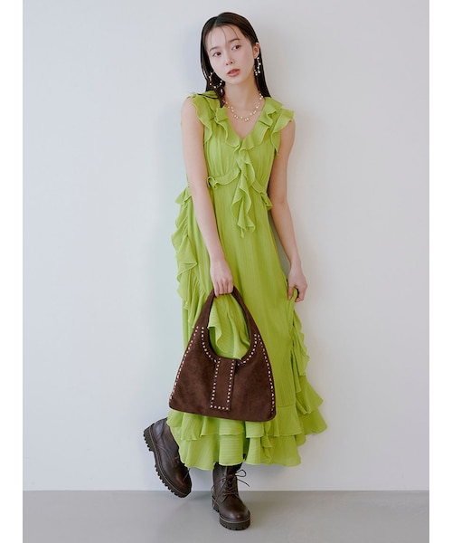 ラッフルフリルフレアワンピース｜リリーブラウンの通販｜&mall