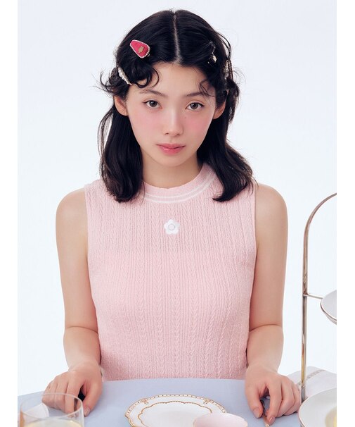 【LILY BROWN×MARY QUANT】デイジー刺繍ケーブルノースリニット
