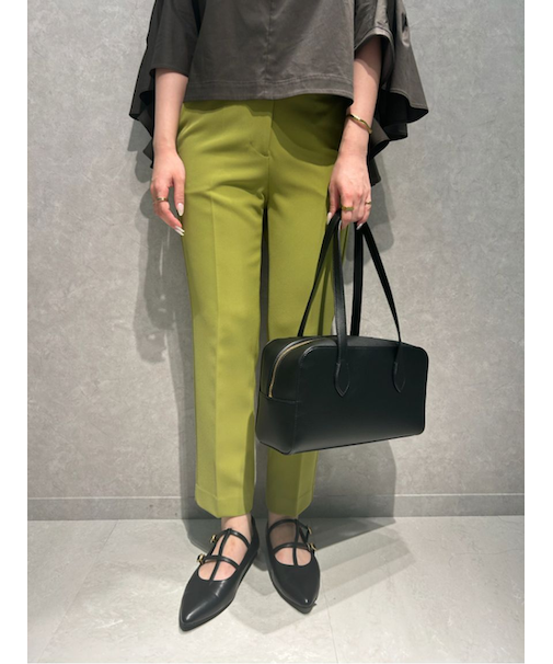 後ゴムセンタープレステーパードパンツ
