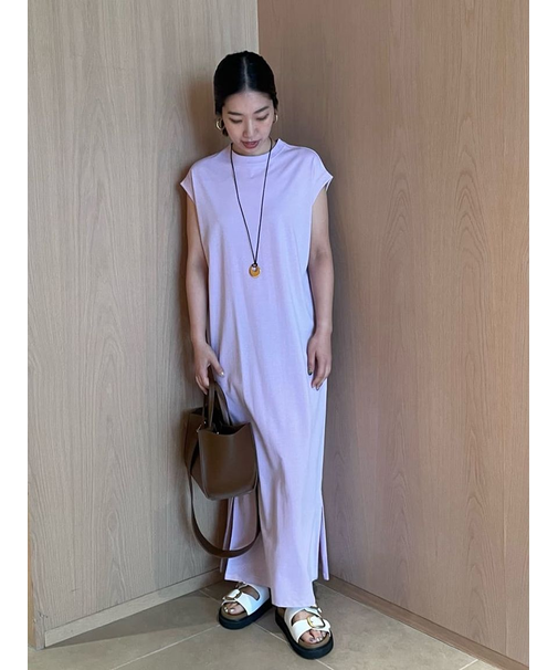 フレンチスリーブサイドスリットカットワンピース