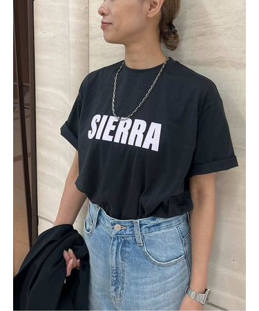クルーネックグラフィックTシャツ