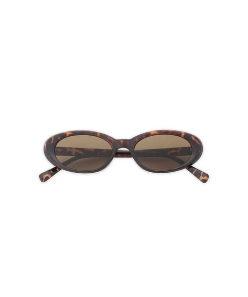 FENDI サングラス　キャットアイ　ベッコウ FENDI フェンディ サングラス キャットアイ べっ甲柄・ブラック