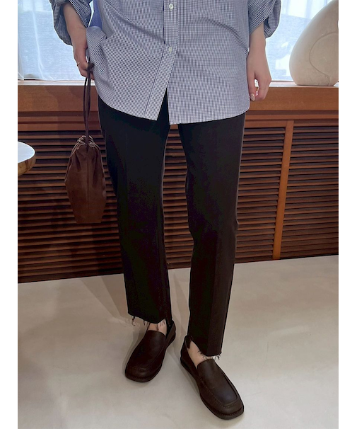 裾段差テーパードデニムパンツ
