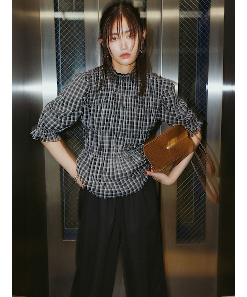 シャーリングペプラムフリルブラウス｜ミラオーウェンの通販｜&mall