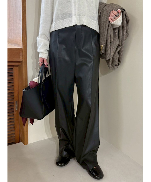フェイクレザーセンタープレスワイドイージーパンツ