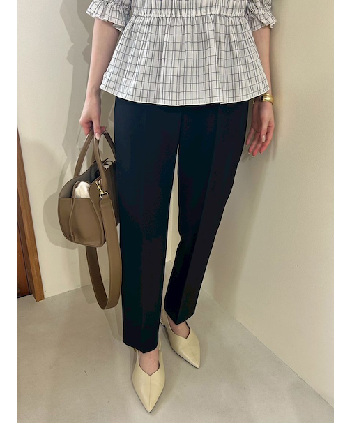 後ろゴムセンタープレステーパードパンツ