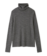 タートルネックリブニットプルオーバー