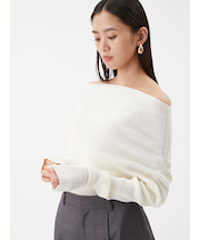 オフショルラメニット