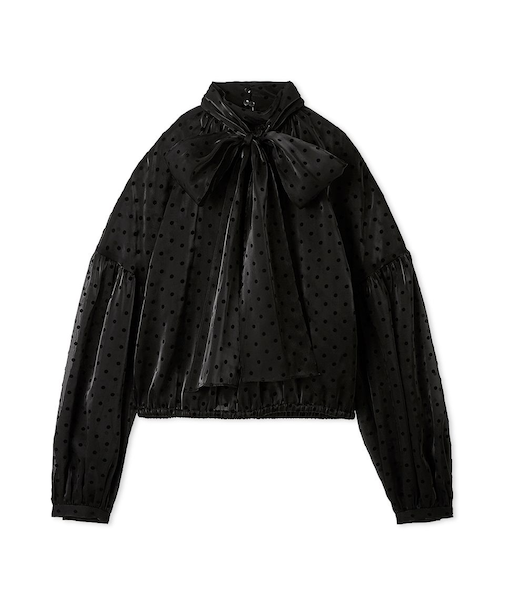 ボウタイシアーブラウス