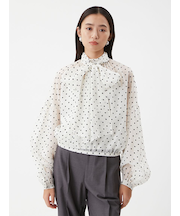 ボウタイシアーブラウス