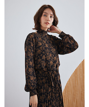 リボン付きフラワープリントブラウス