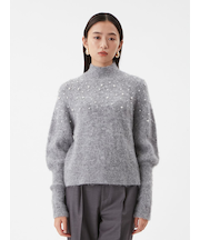 フォルムスリーブパールデザインニット