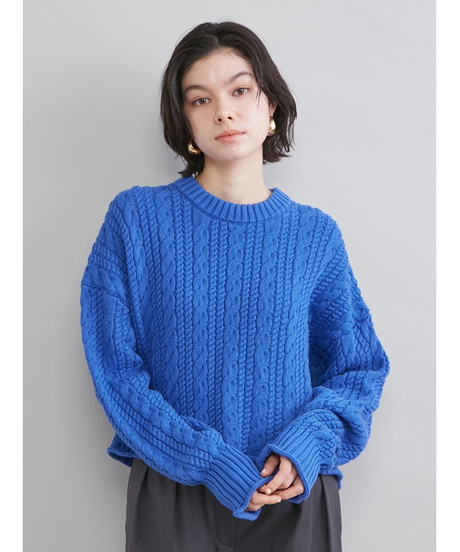 ショートヘムケーブルニット