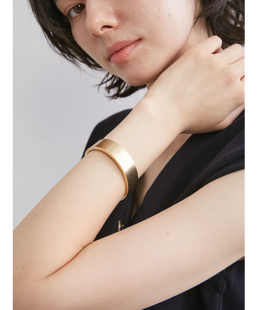 カーブカラーバングル