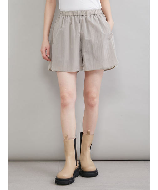 ナイロンショートパンツ