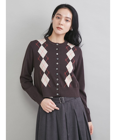 シェル釦デザインクロップドニットカーディガン