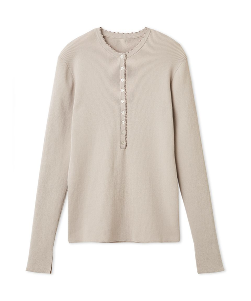 刺繍スカラヘンリーネックニット