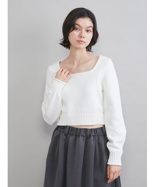 スクエアネックニット