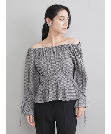 ペプラムシルエットオフショルブラウス