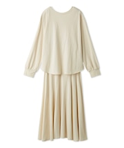 背中明きロングＴシャツナロースカートSET UP