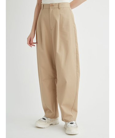 セミカーブチノパンツ