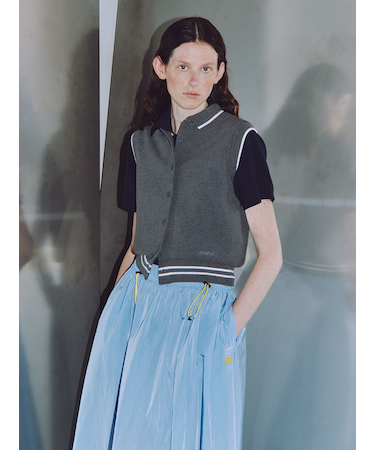 襟付きニットベスト