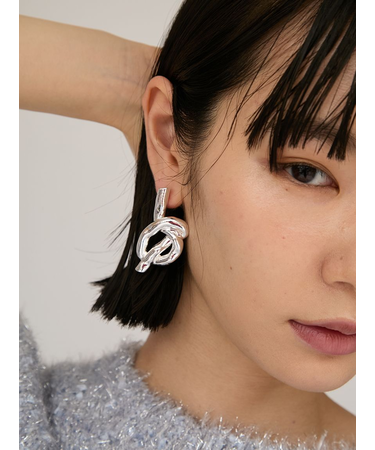 ツイストピアス