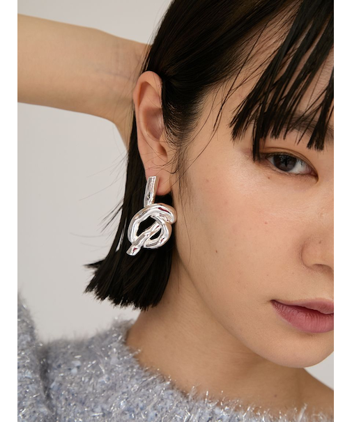 ツイストピアス