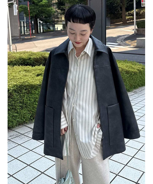 emmiロゴベーシックシャツ