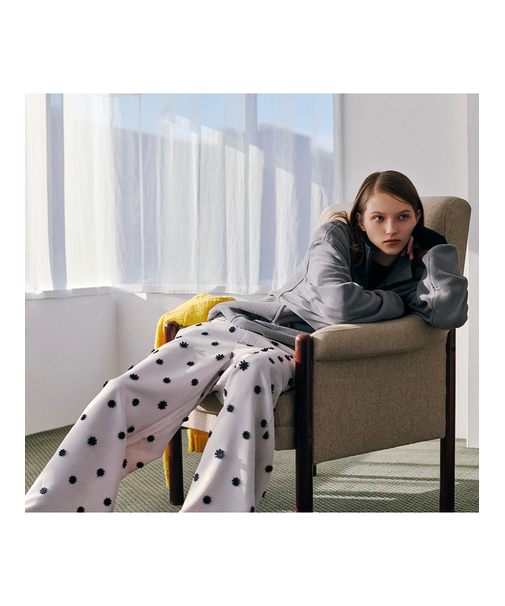 フラワーエンブロイダリーウエストゴムパンツ