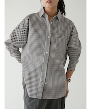 emmiロゴ刺繍シャツ