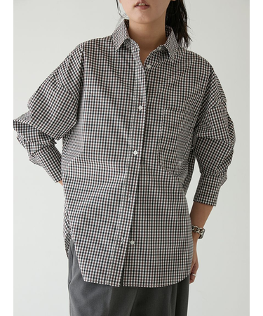 emmiロゴ刺繍シャツ