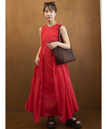 ギャザーフォルムナイロンワンピース