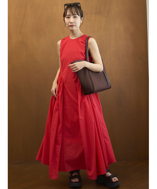 ギャザーフォルムナイロンワンピース