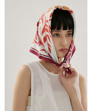 フラワープリントスカーフ