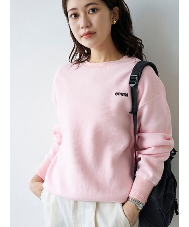 【ONLINE限定カラーあり】emmiロゴスウェットライクニット