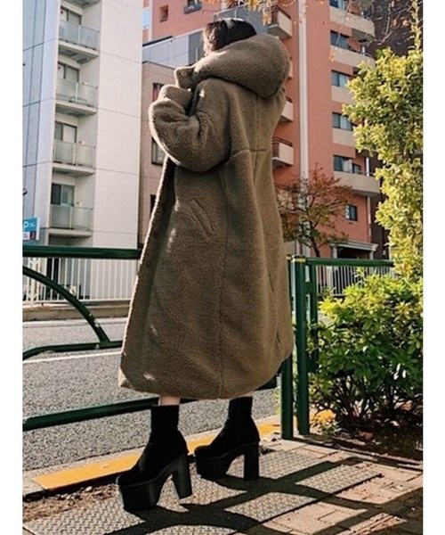 フーディーボアロングコート｜エモダの通販｜&mall（アンドモール