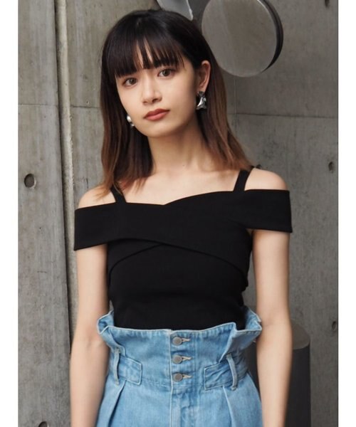 フロントクロスオフショルダートップ｜エモダの通販｜&mall（アンド
