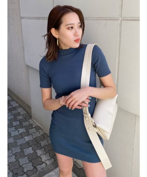 ハイネックカットミニワンピース