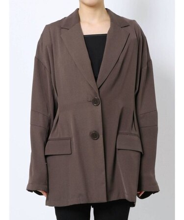 カーブスリーブオーバージャケット