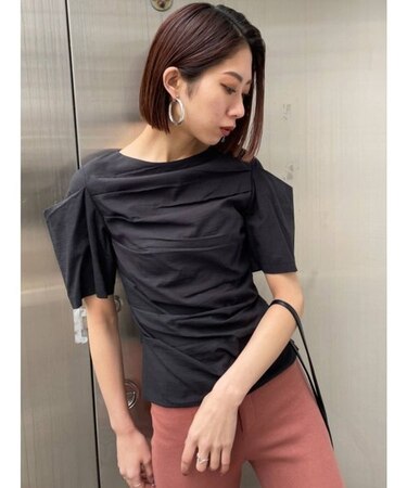 ギャザータックスリーブトップス