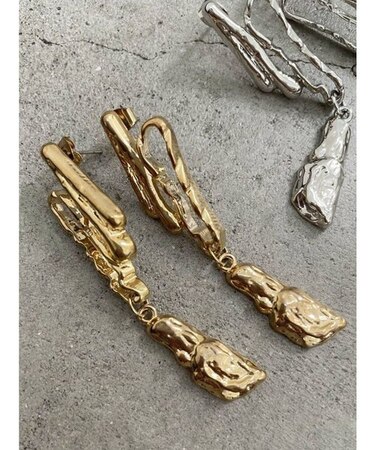 ディフォメーションピアス