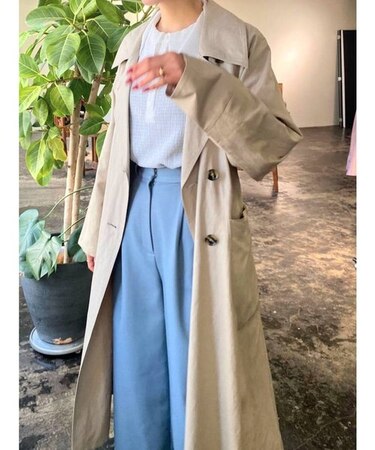 ミニマルケープトレンチコート