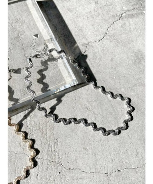 ウェーブチェーンネックレス