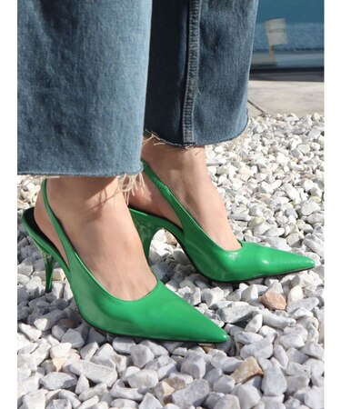 ポインテッドストレートヒール